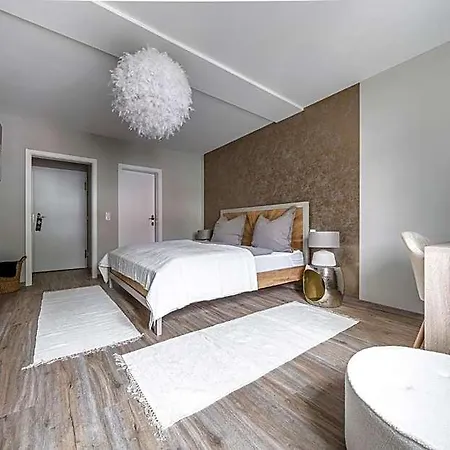 Dietmanns Hotel *